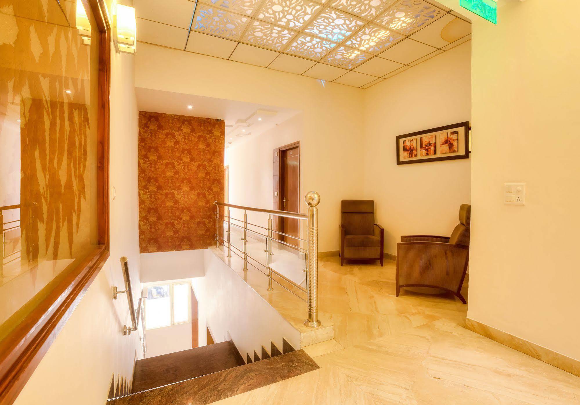 Mint Hotel Chandīgarh 外观 照片